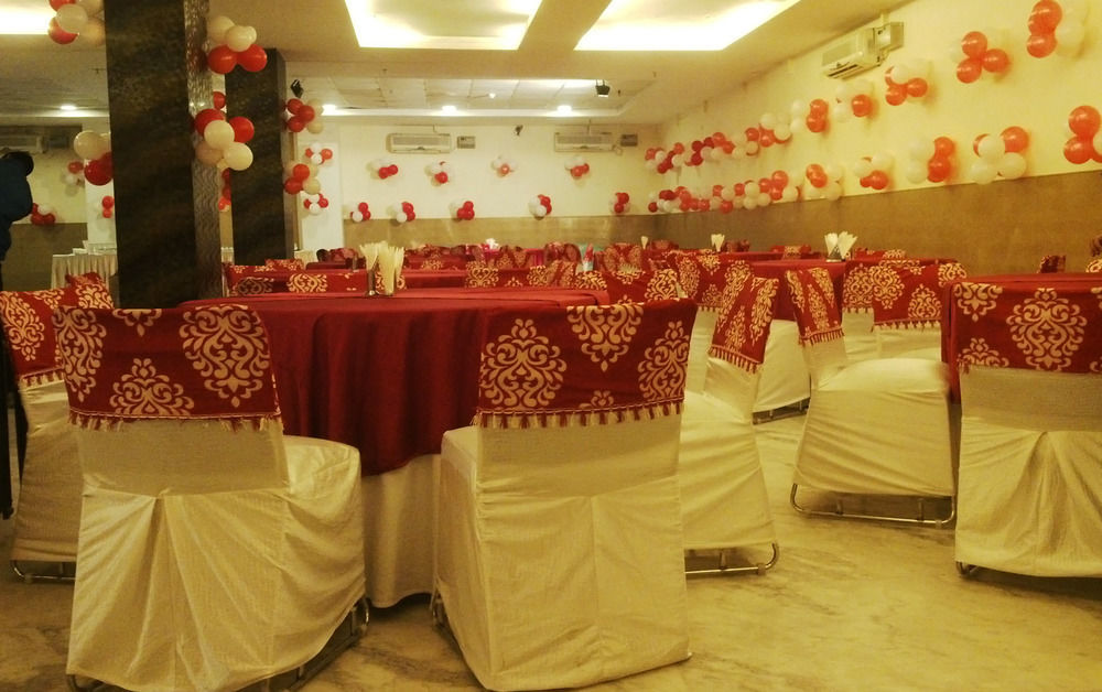 Red Carpet Hotels Noida Exterior photo